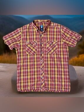 Kuhl Response Mens Button Short Sleeve Shirt Red Pockets 7452 UPF 30+